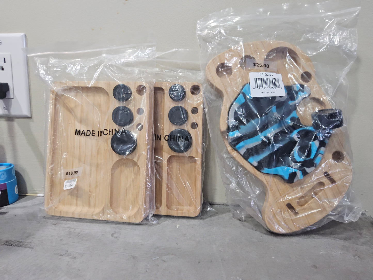 Wooden rolling tray
