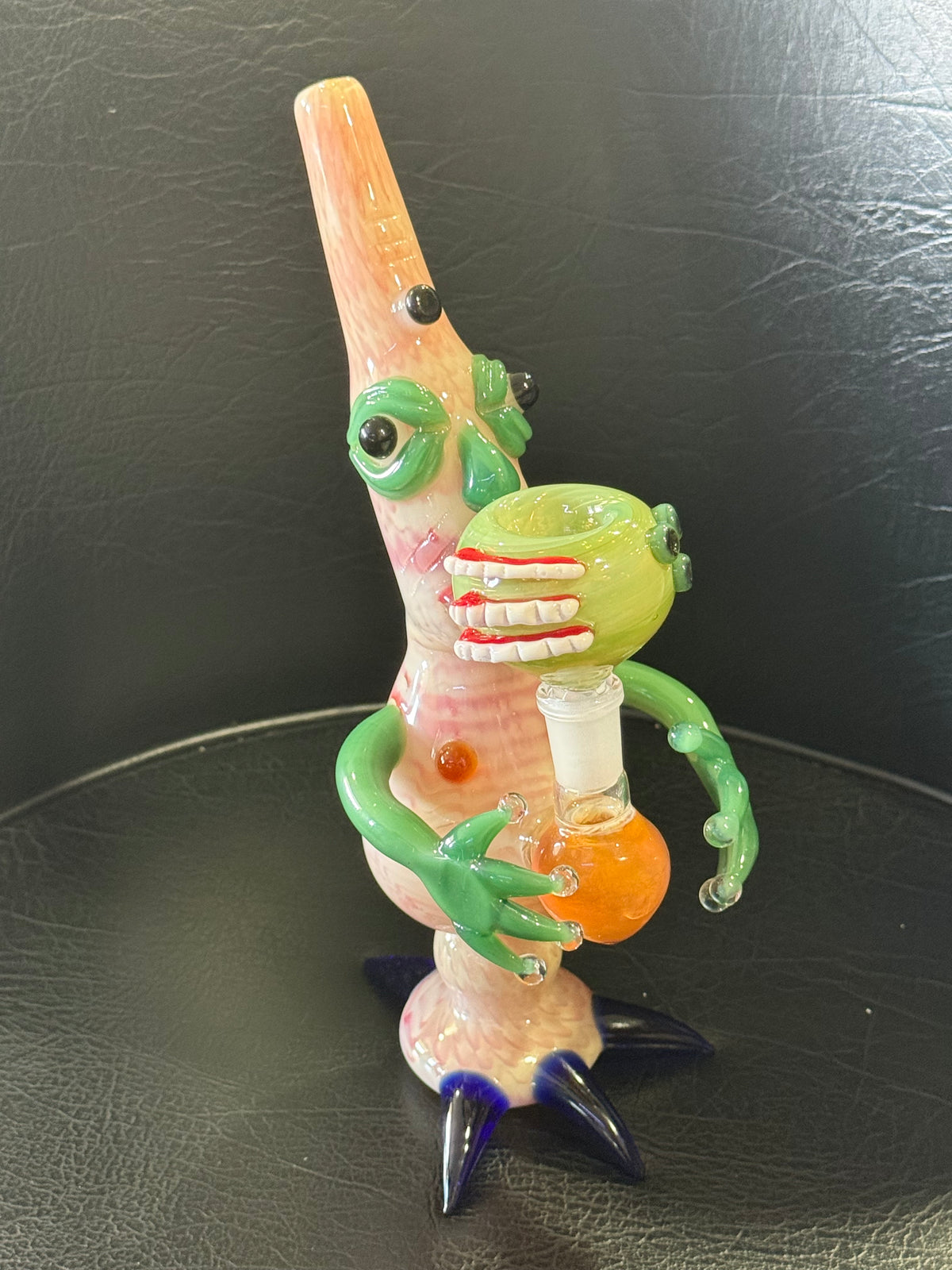 Alien Frog Water Pipe