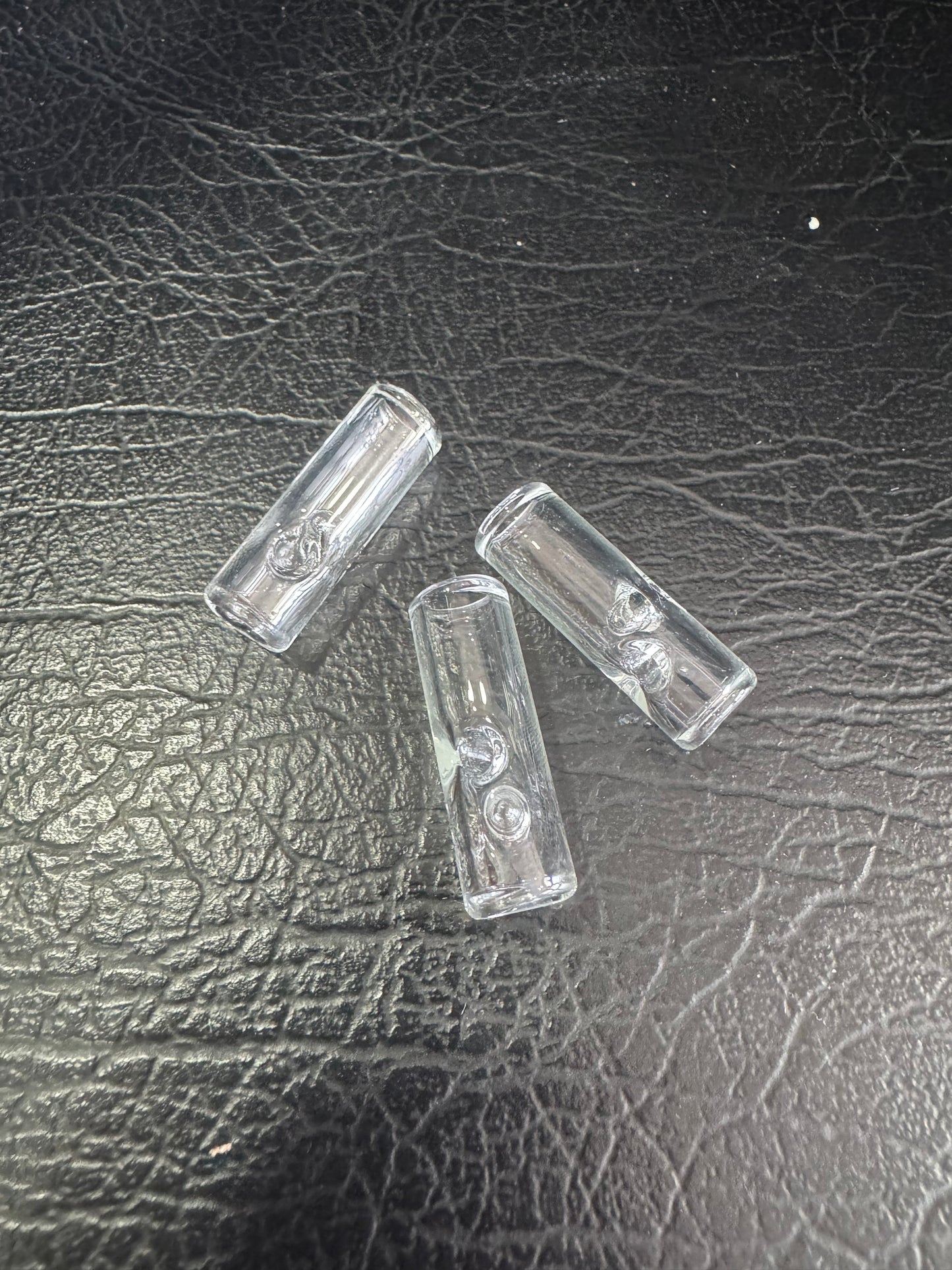 Glass tips ￼